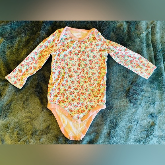 Mini Boden, bundle of two long sleeve bodysuits size 2-3T super cute bunny - Picture 8 of 10
